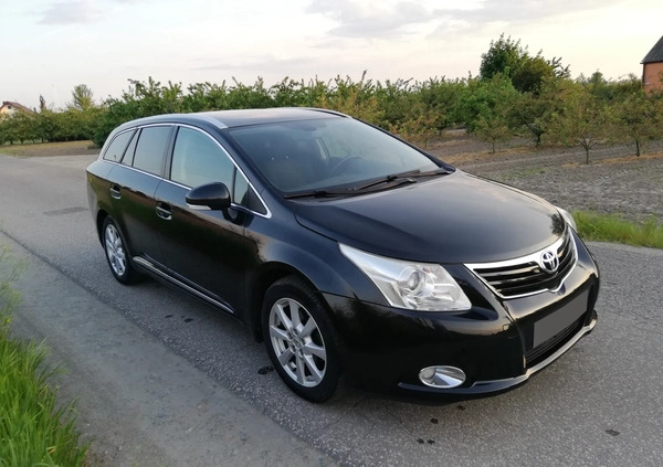 Toyota Avensis cena 33900 przebieg: 126000, rok produkcji 2009 z Sompolno małe 121